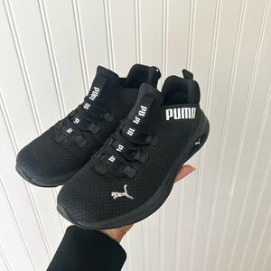 PUMA Enzo Boys Size 2 No Tie Sleek Black Sports Shoes Monochrome